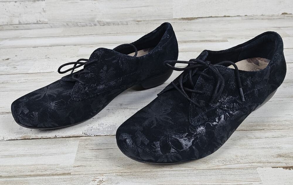 TAOS 'Cobbler' Women's Size 7 Black Suede Metallic Floral Print Oxfords Shoes